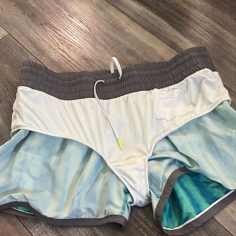 Under Armour shorts blue and green tie dye large - Picture 9 of 9